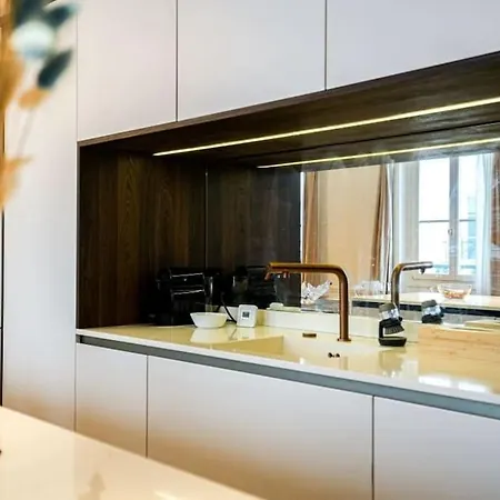 Luxurious Saint Honore Апартаменты *